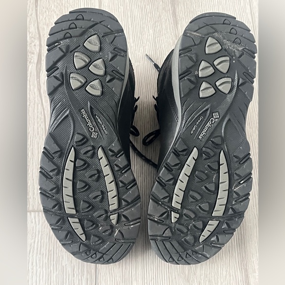 Men’s Columbia Hiking Boots with Omni Grip - Picture 2 of 5
